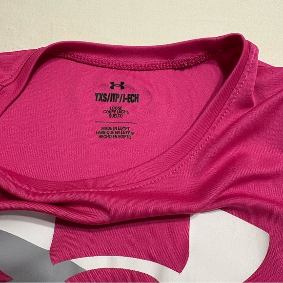 Under Armour clothing set Pink Athletic T-shirt and black and white shorts - Picture 5 of 12
